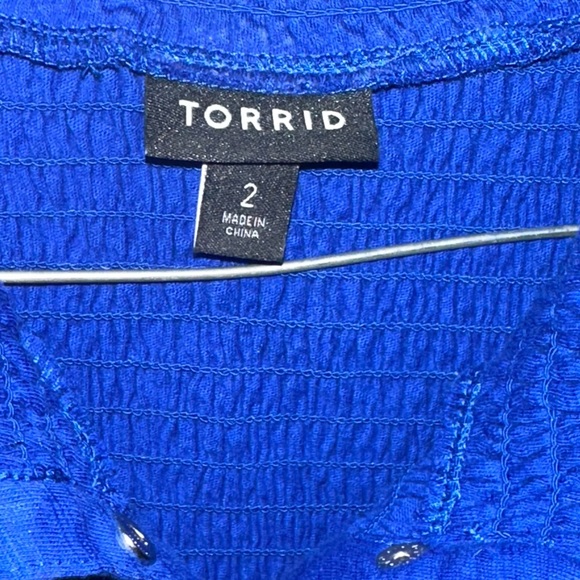 Torrid Blue sleeveless top- size 2- bright blue - Picture 3 of 5